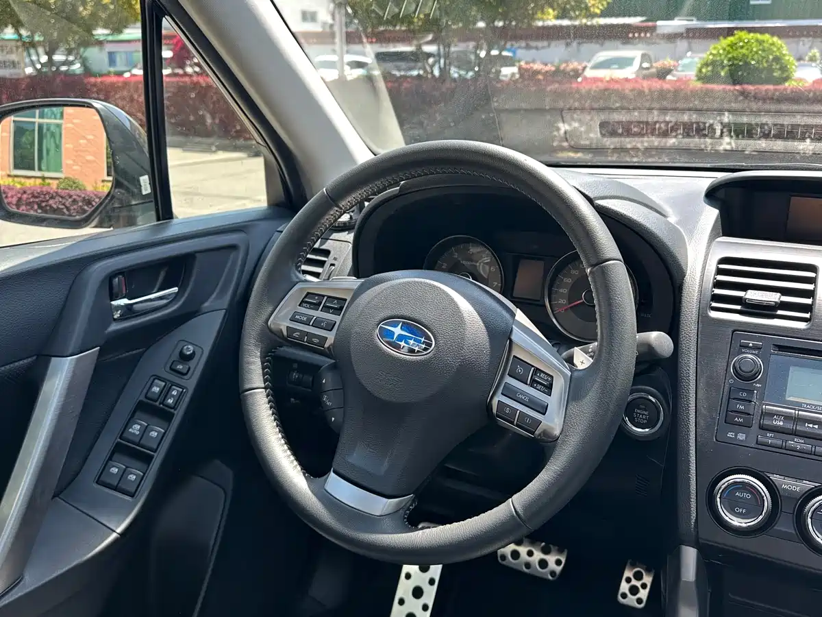 Subaru Forester 2013 2.5i Automatic Premium Edition фото 36