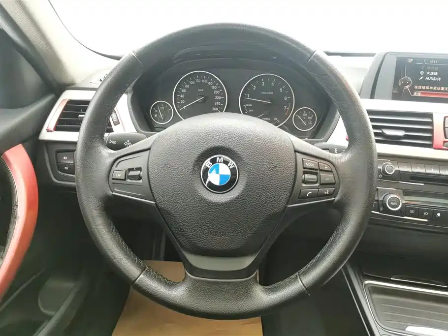 BMW 3 Series 2015 320i Fashion фото 15