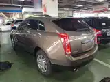 Photo 5 - Cadillac SRX