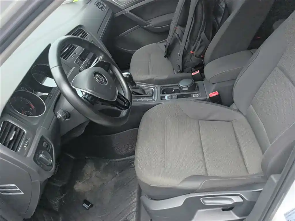 Volkswagen Golf 2016 230TSI Automatic Comfort фото 15