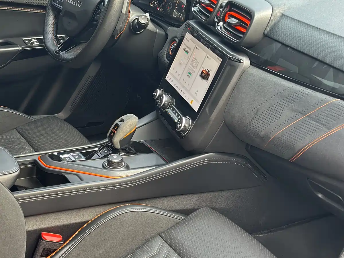 LYNK & CO. 02 HATCHBACK