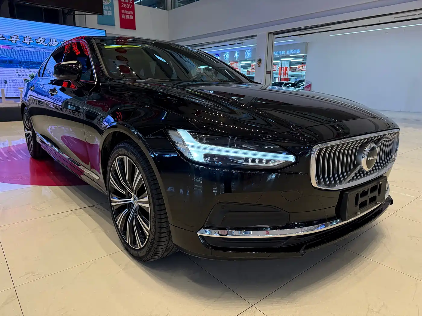 VOLVO S90