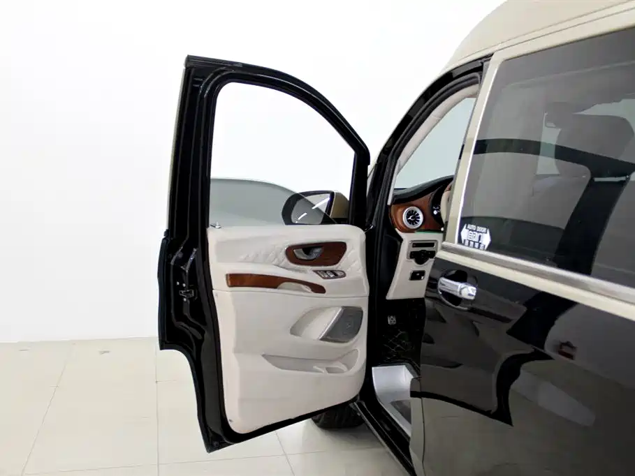 Mercedes-Benz Vito 2020 2.0T Business Edition (7-seater) фото 30