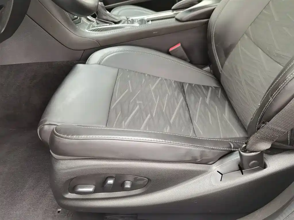 Cadillac ATS-L 2017 28T Technology фото 20