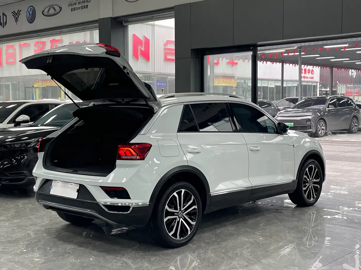 VOLKSWAGEN T ROC EXPLORING SONGS