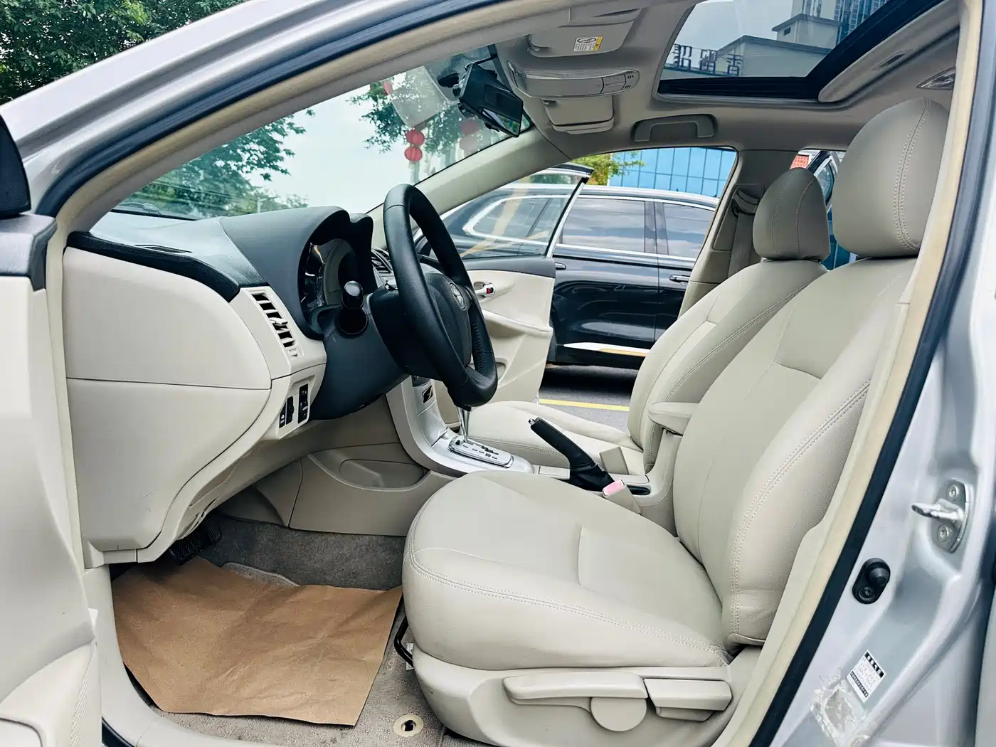 Toyota Corolla 2011 1.8L CVT GL-i Commemorative Edition фото 15