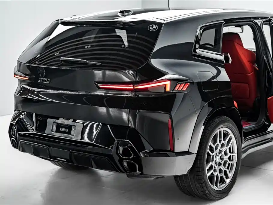 BMW XM 2023 50e фото 43