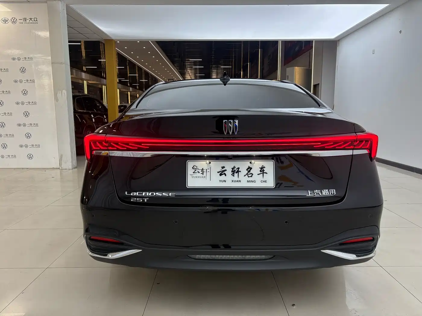 Photo 6 - Buick LaCrosse