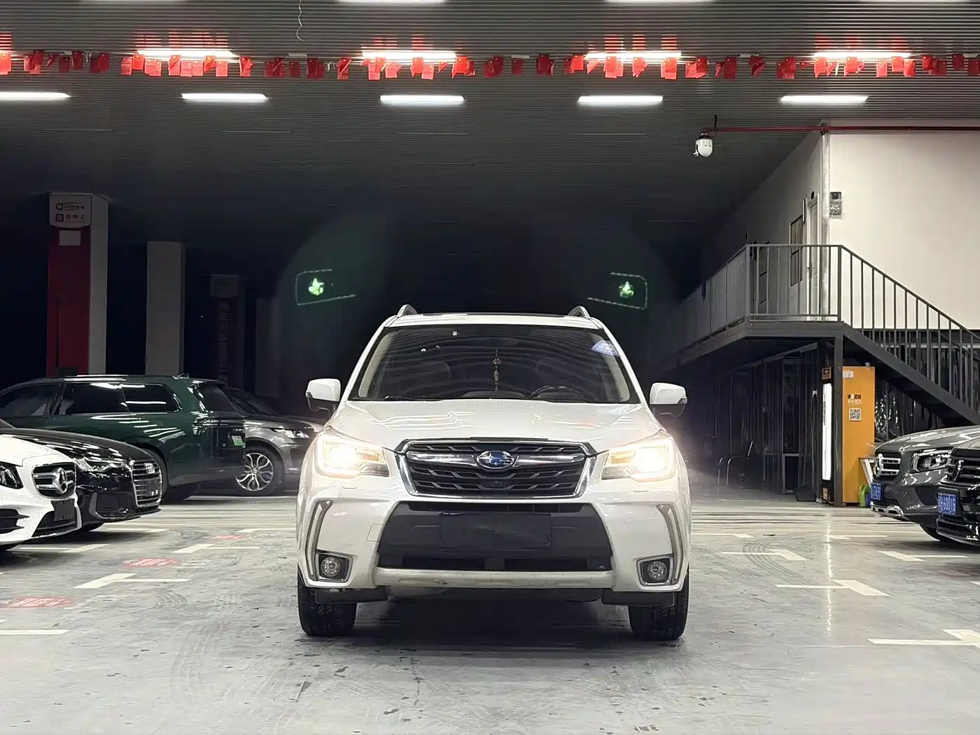 Subaru Forester 2016 2.5i Prestige Navigation Edition фото 2