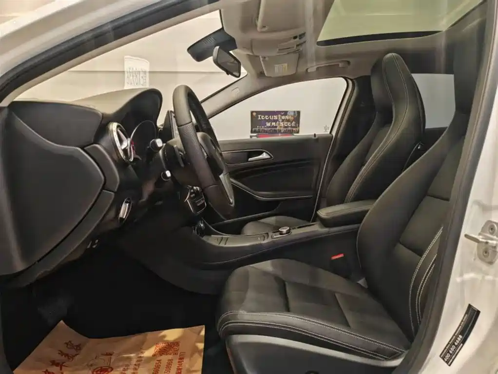 Mercedes-Benz GLA 2015 GLA 200 Dynamic фото 6