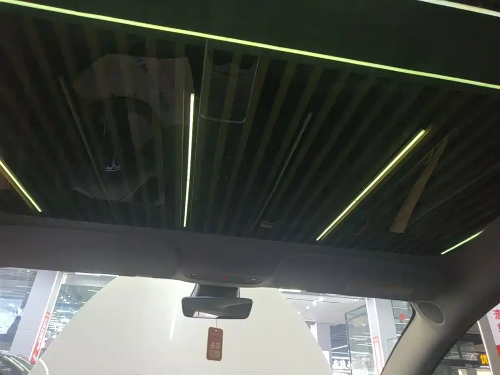 Фото 18 - Tesla Model 3