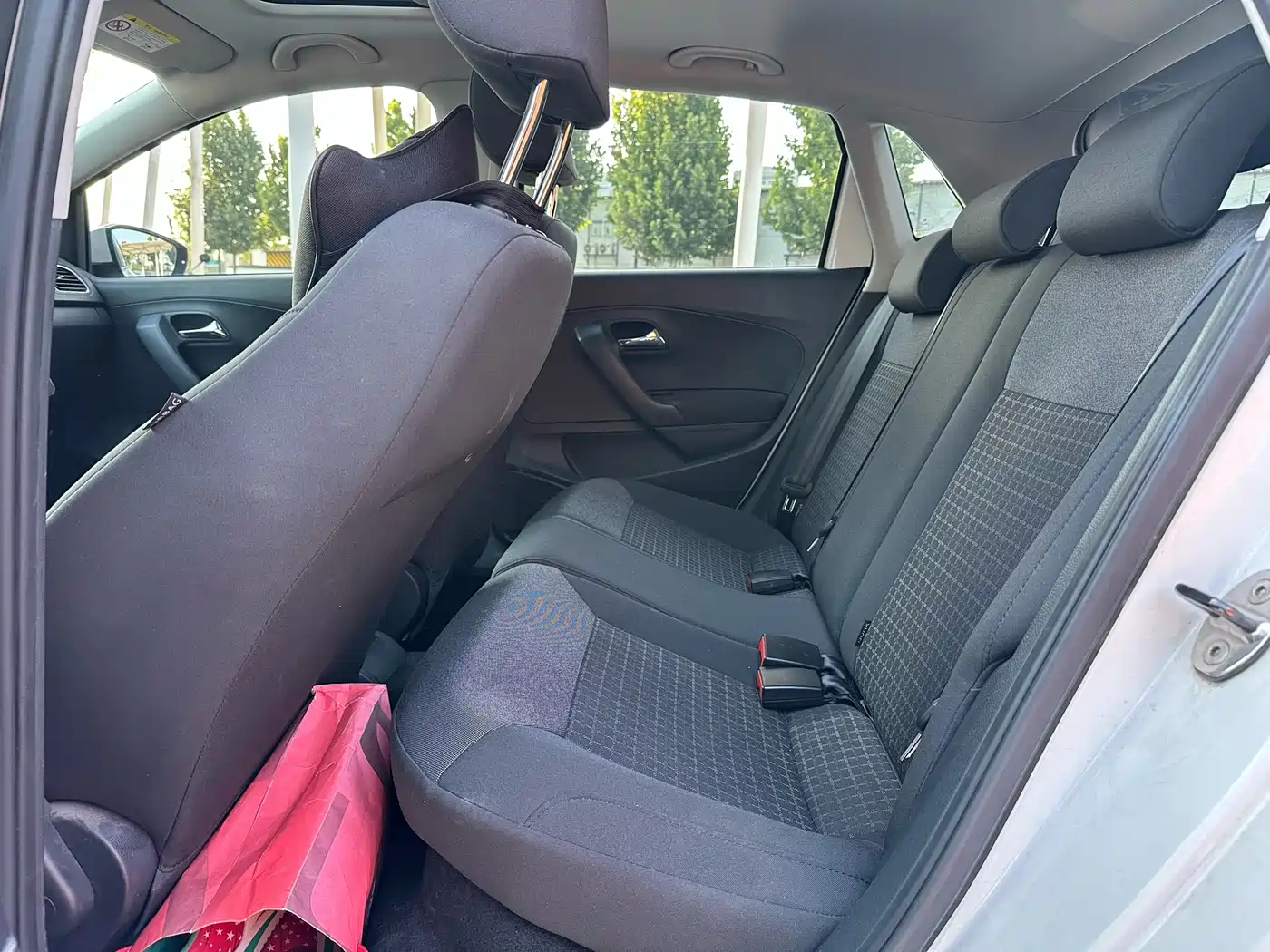 Volkswagen Polo 2016 1.6L Automatic Comfort фото 7