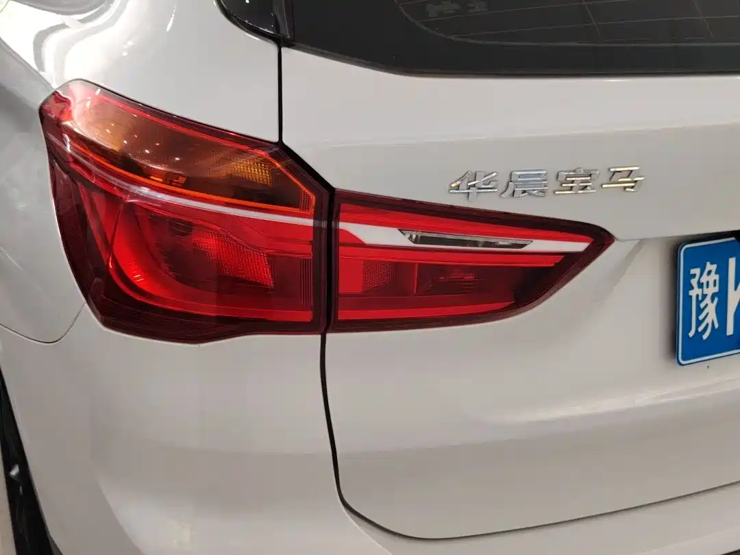 BMW X1 2018 sDrive18Li Fashion Model фото 15