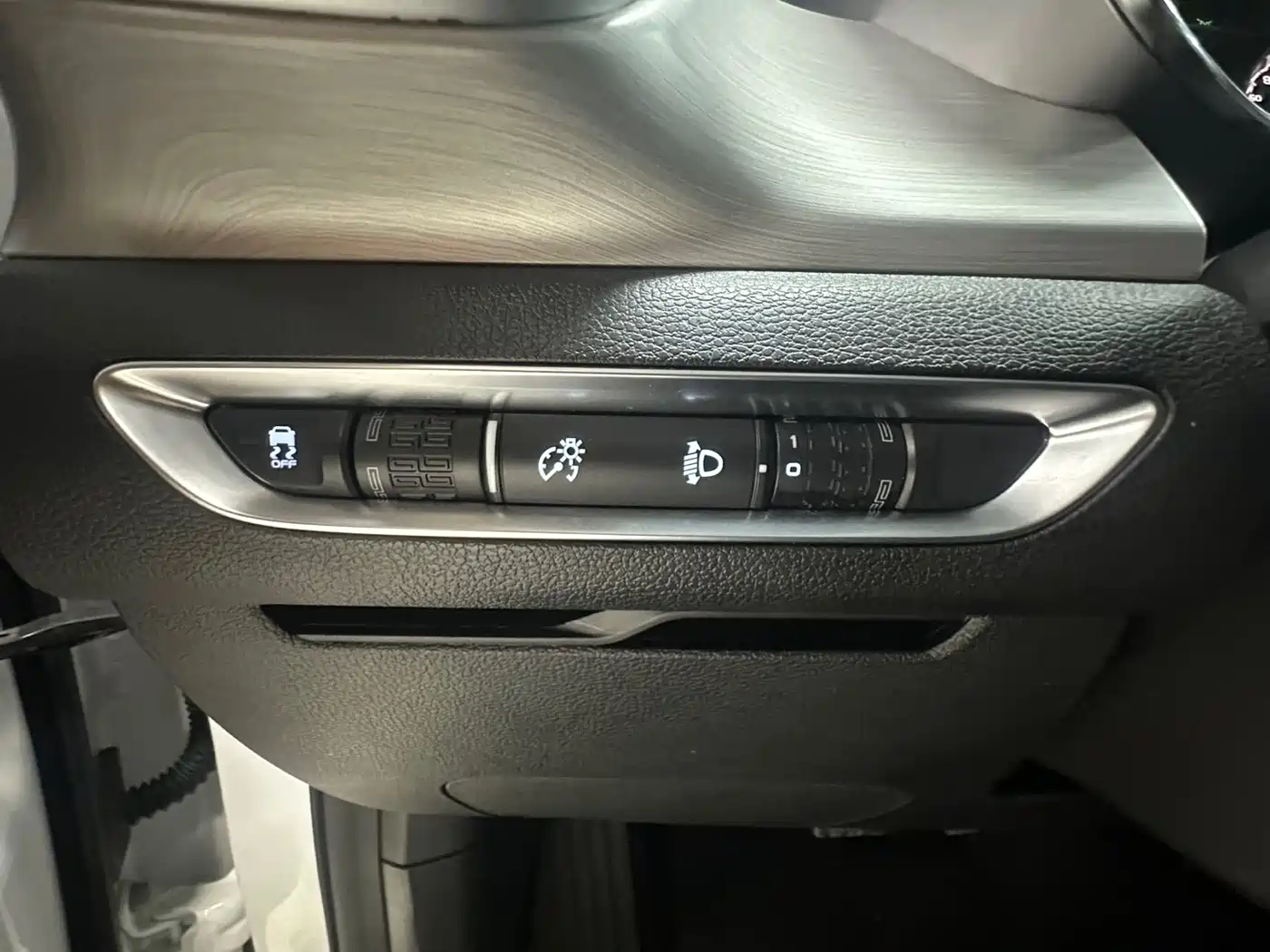 GEELY AUTOMOBILE BINYUE