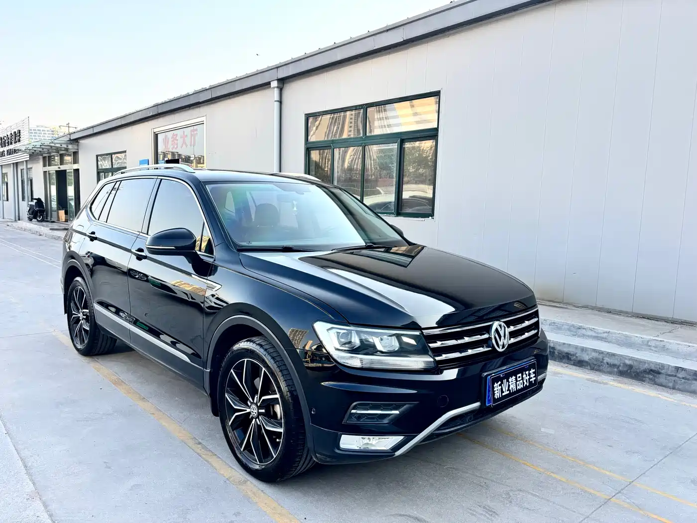 Volkswagen Tiguan L 2019 330TSI Automatic 2WD Smart Luxury Edition China VI фото 2