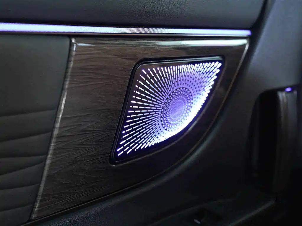 Toyota Alphard 2024 Hybrid 2.5L Ultimate Enjoyment Edition фото 21