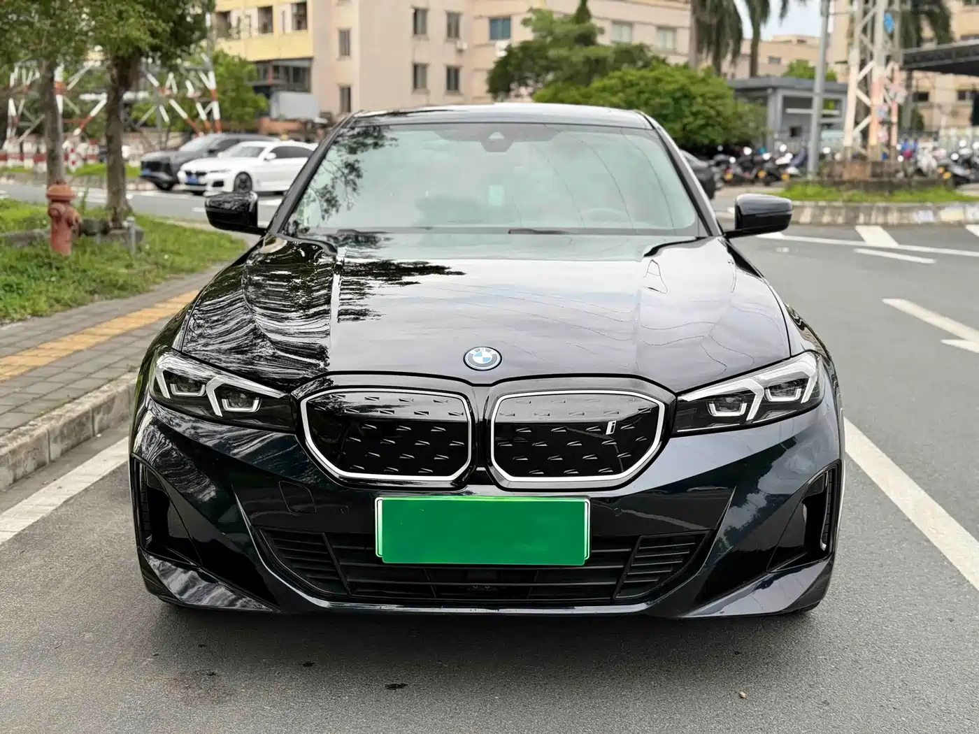 BMW i3 2022 eDrive 35 L фото 2