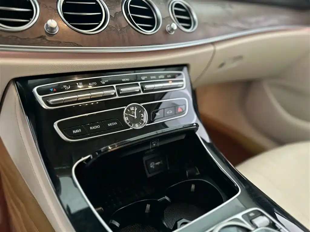 Mercedes-Benz E-Class 2016 E 300 L Luxury фото 14