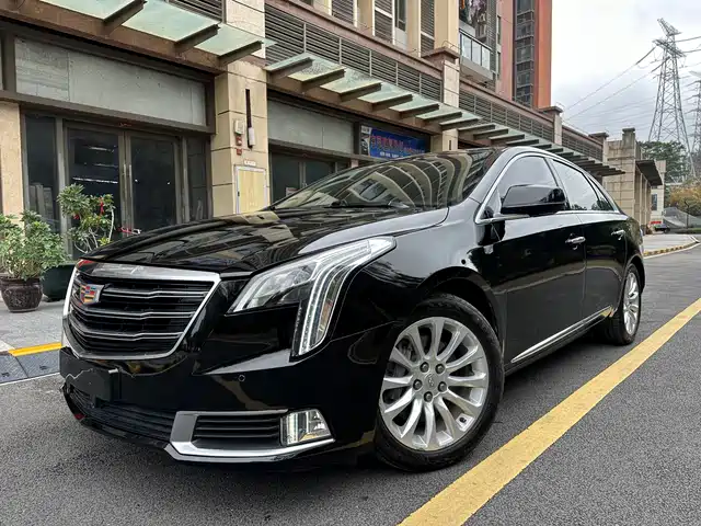 CADILLAC XTS