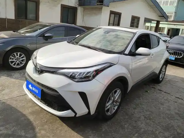 TOYOTA C-HR 2024