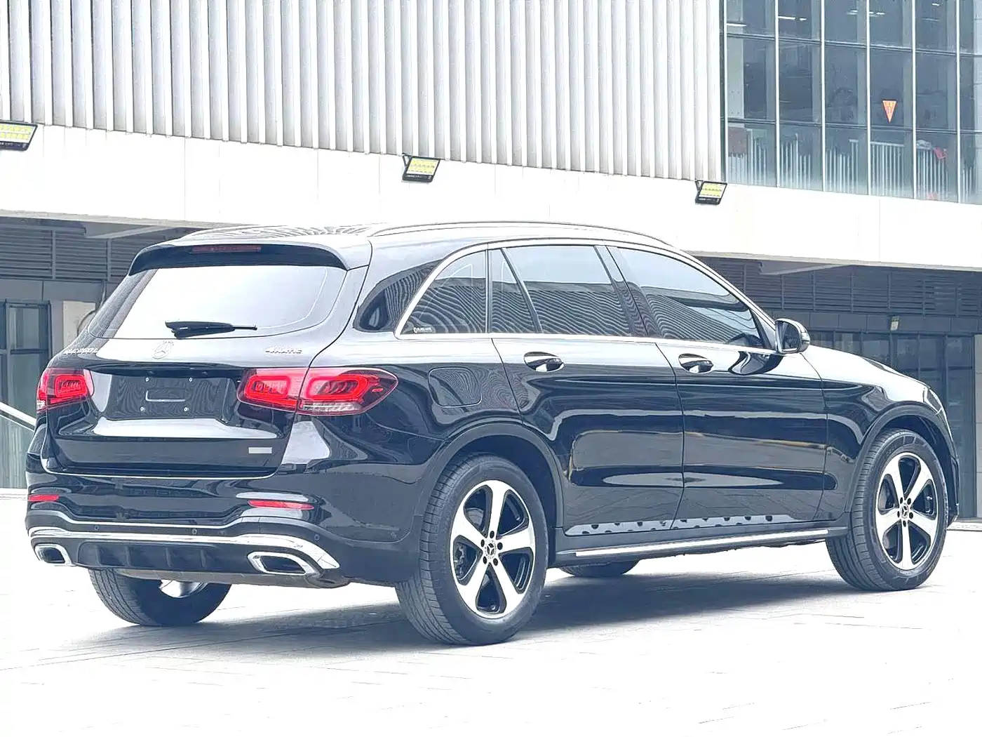 MERCEDES-BENZ GLC
