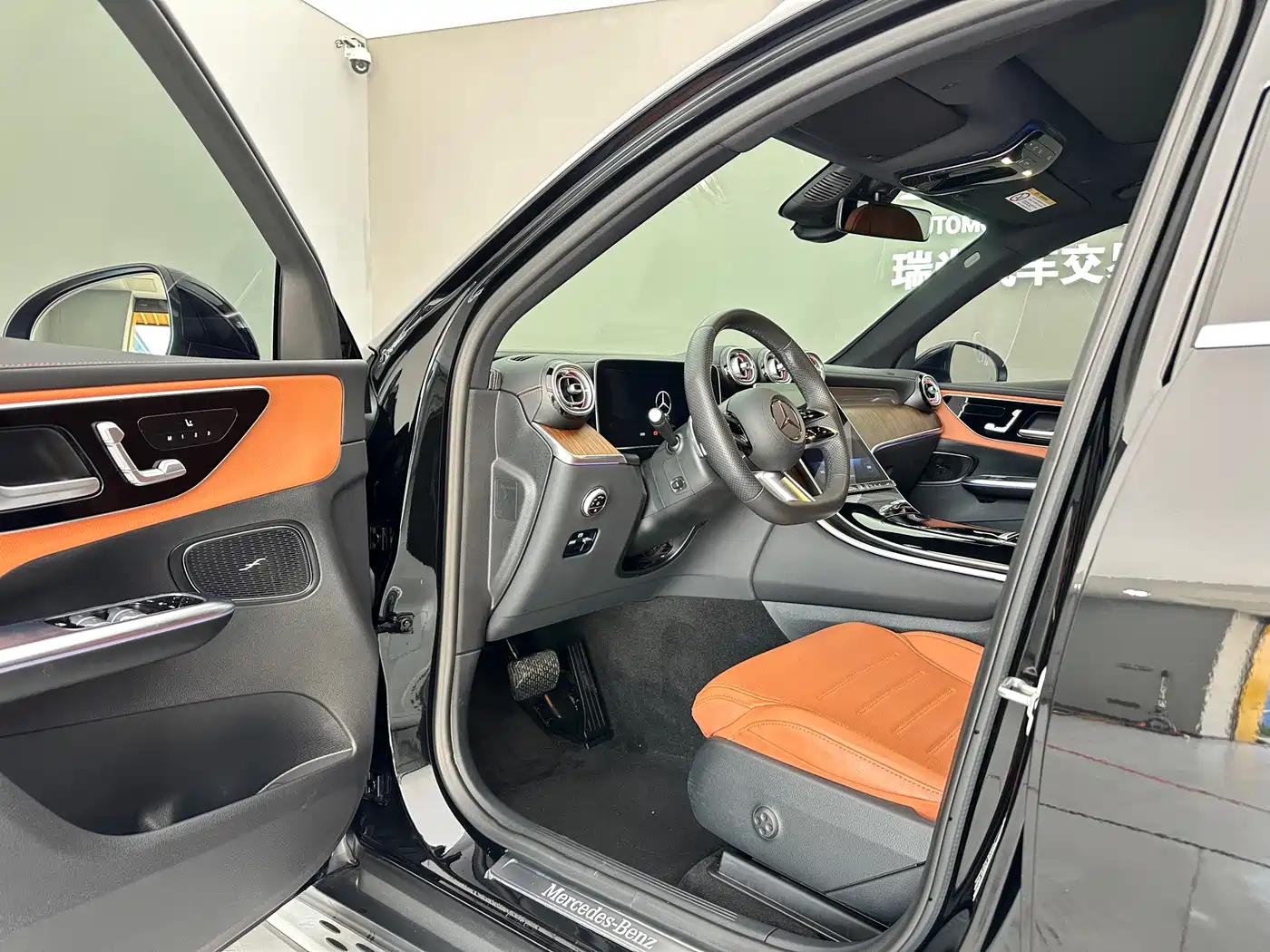 Mercedes-Benz GLC 2023 GLC 300 L 4MATIC Dynamic 7-Seater фото 4