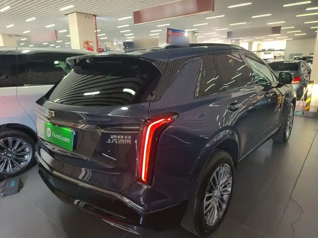 Photo 7 - Cadillac XT5