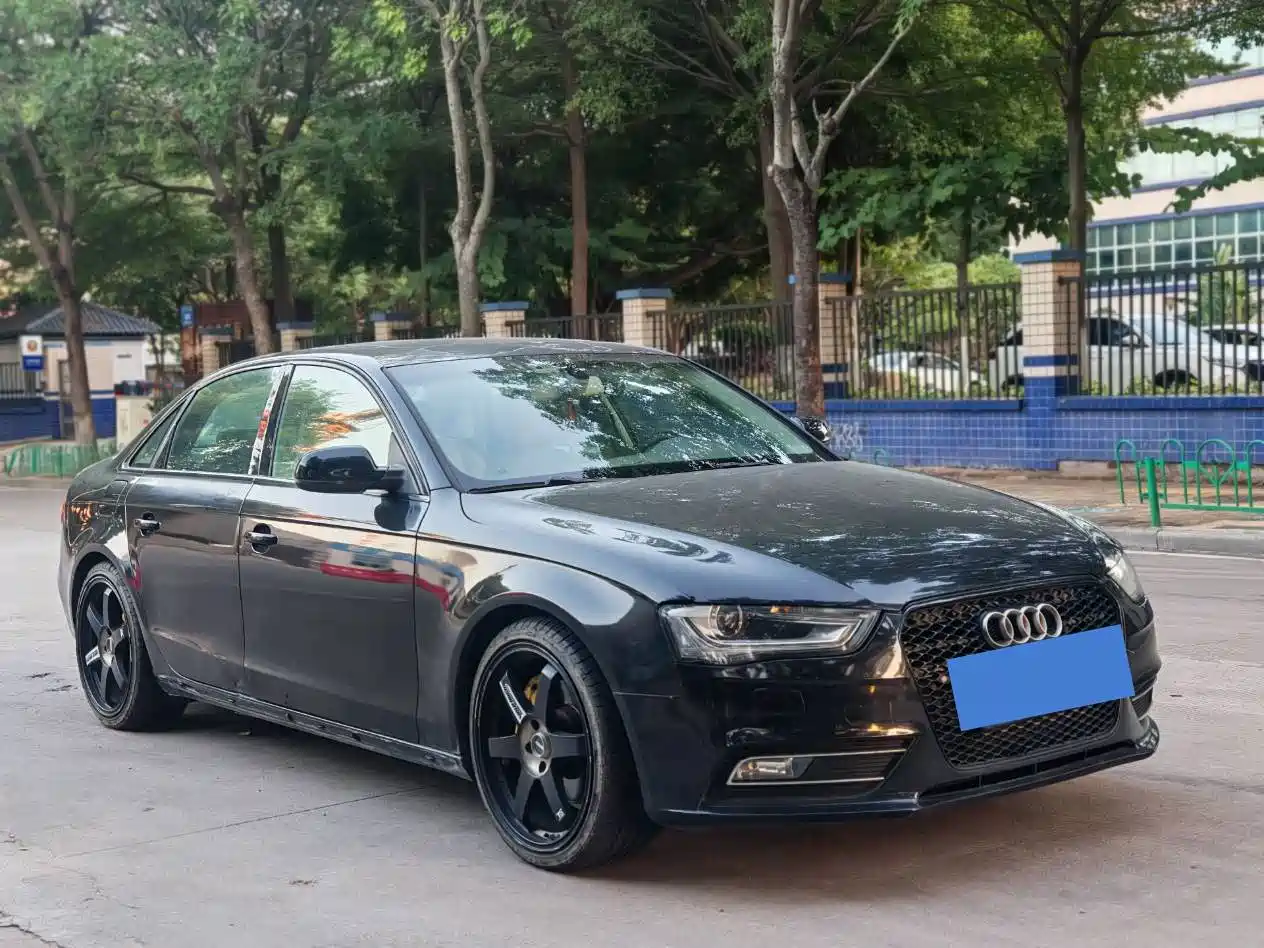 Photo 2 - Audi A4L