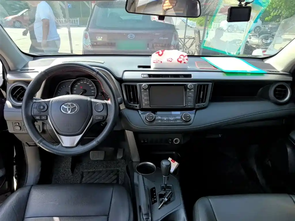 Toyota RAV4 Rongfang 2015 2.0L CVT 2WD Trend Edition фото 10