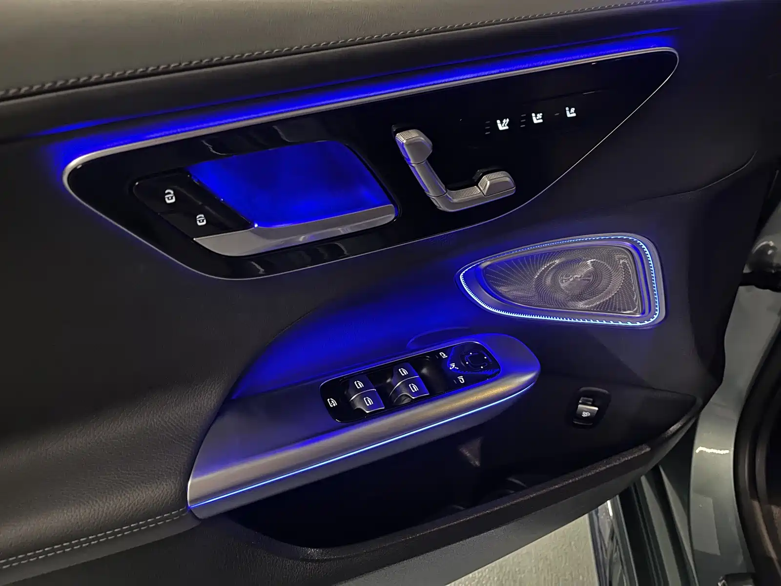 Фото 8 - Mercedes-Benz C-Class