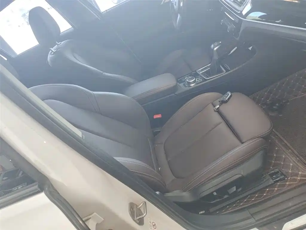 BMW 1 Series 2019 118i M Sport Package фото 25
