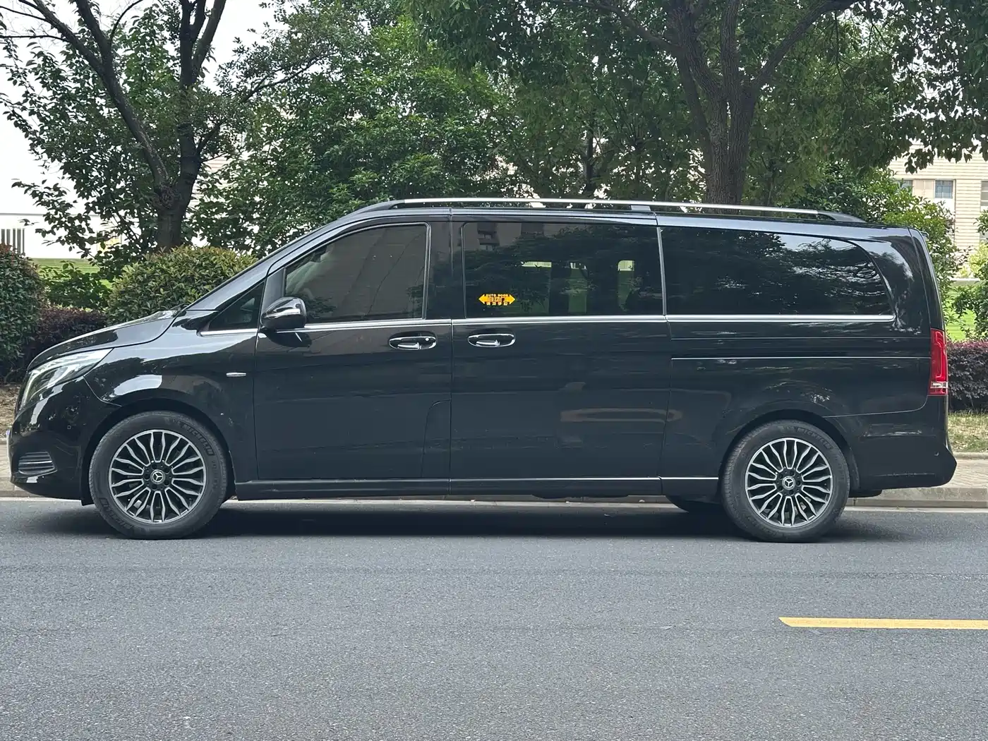 Mercedes-Benz V-Class 2018 V 260 L Premium Long Wheelbase Edition China VI фото 29