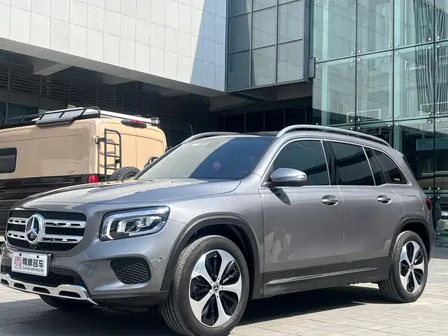 MERCEDES-BENZ GLB