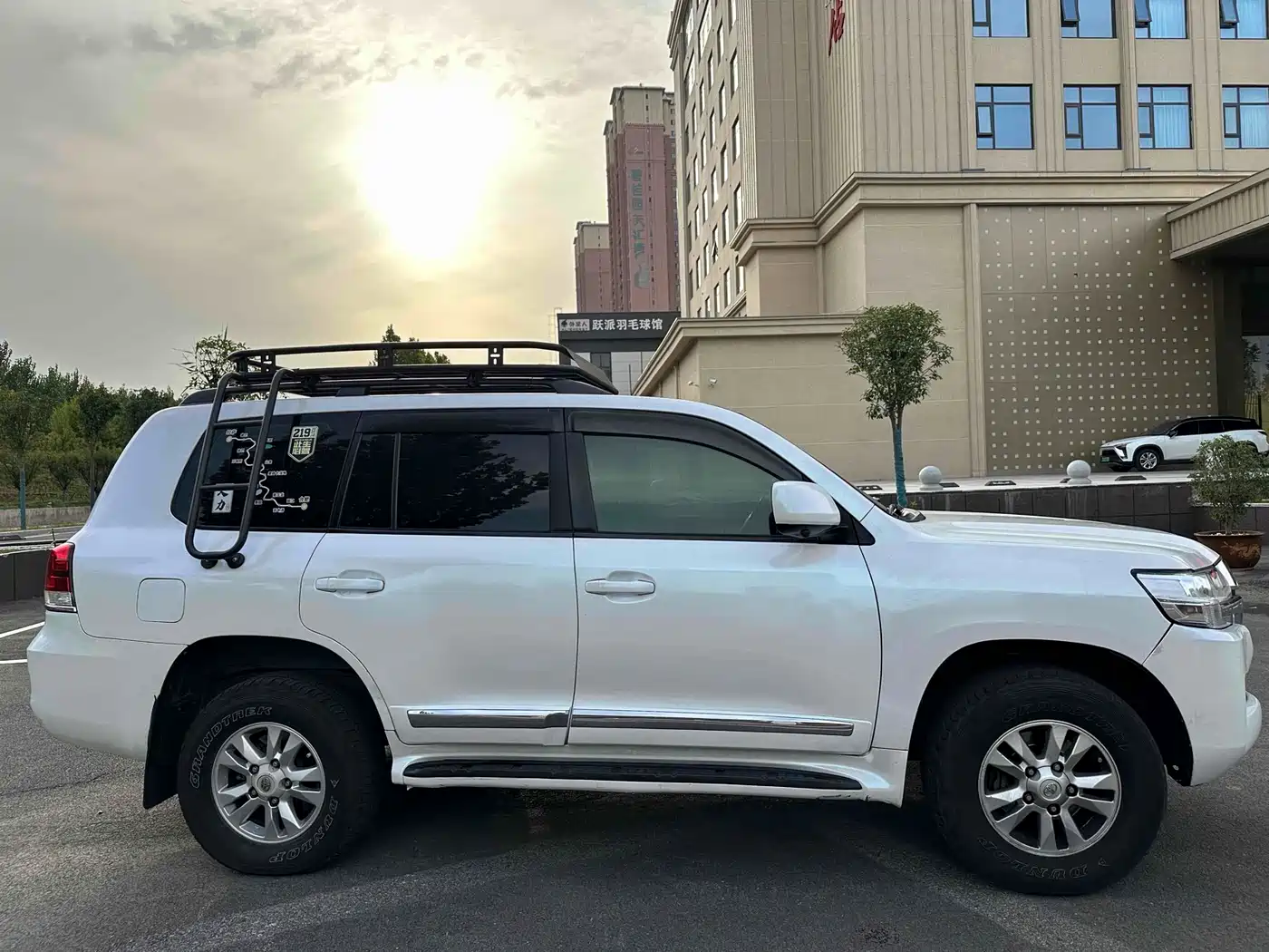 Toyota Land Cruiser 2010 Model 4.7L Automatic VX фото 4