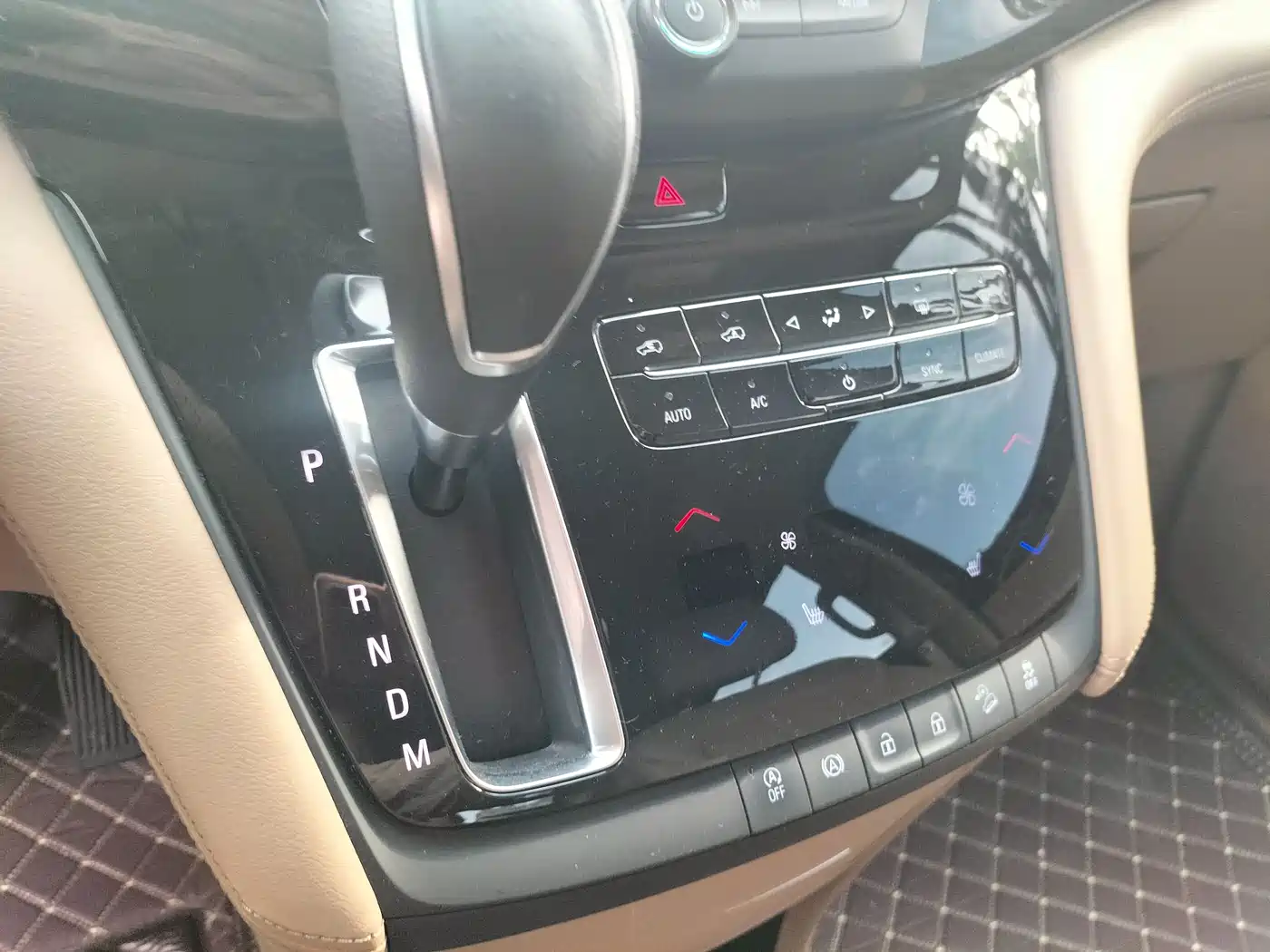 Buick GL8 2017 ES 28T Luxury China V фото 11