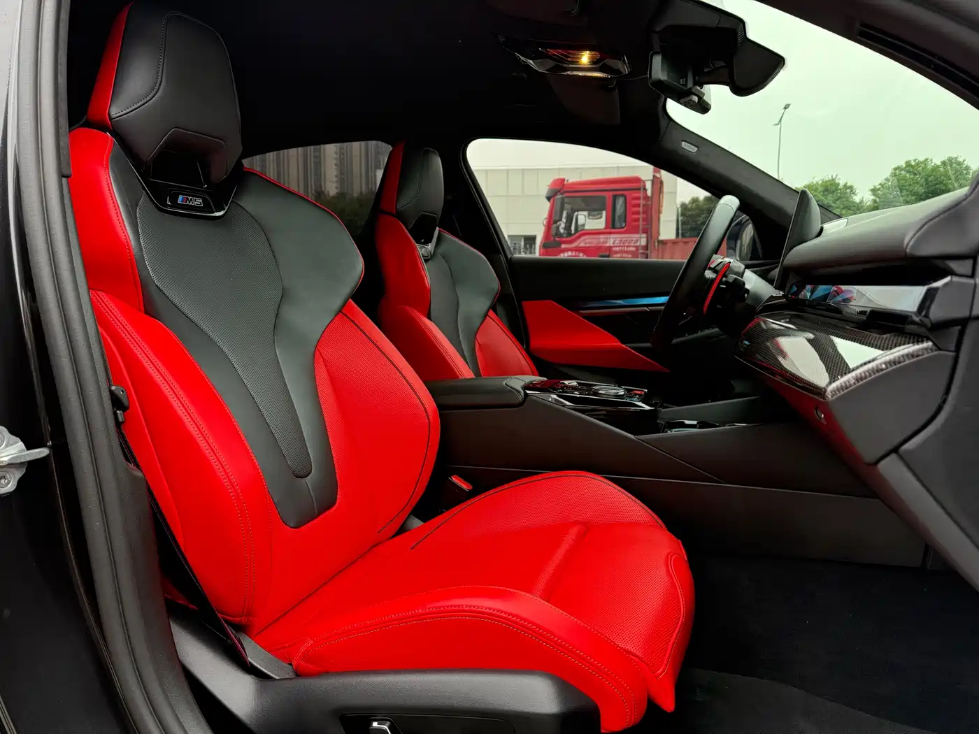 BMW M5 New Energy 2025 M5 фото 12