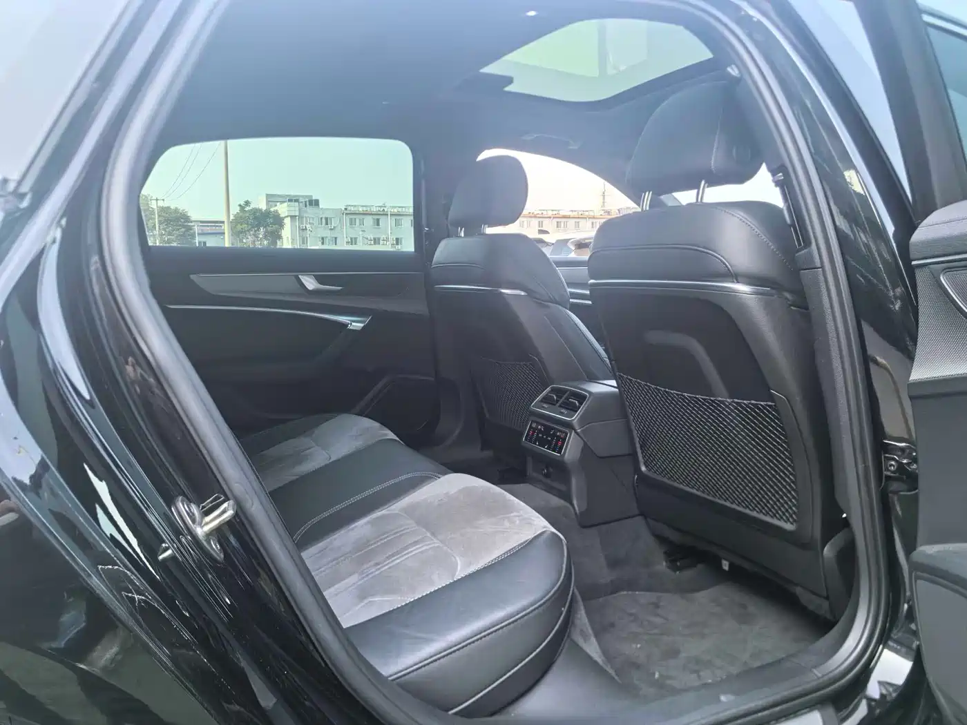Audi A6L 2021 45 TFSI Exclusive Sport фото 13