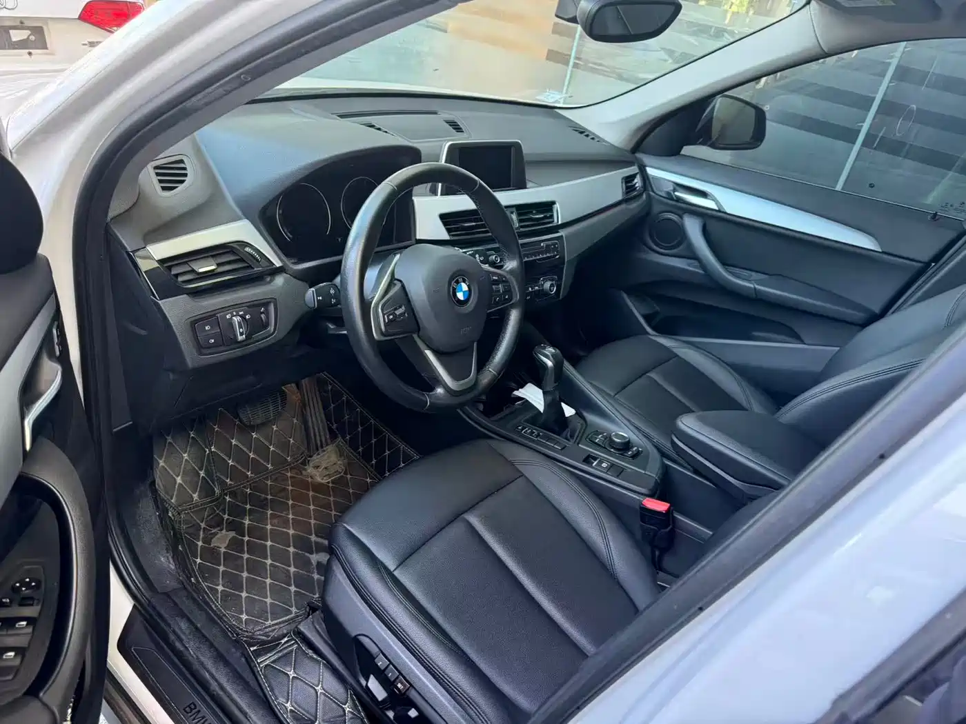 BMW X1 2019 sDrive20Li Leading Model фото 3