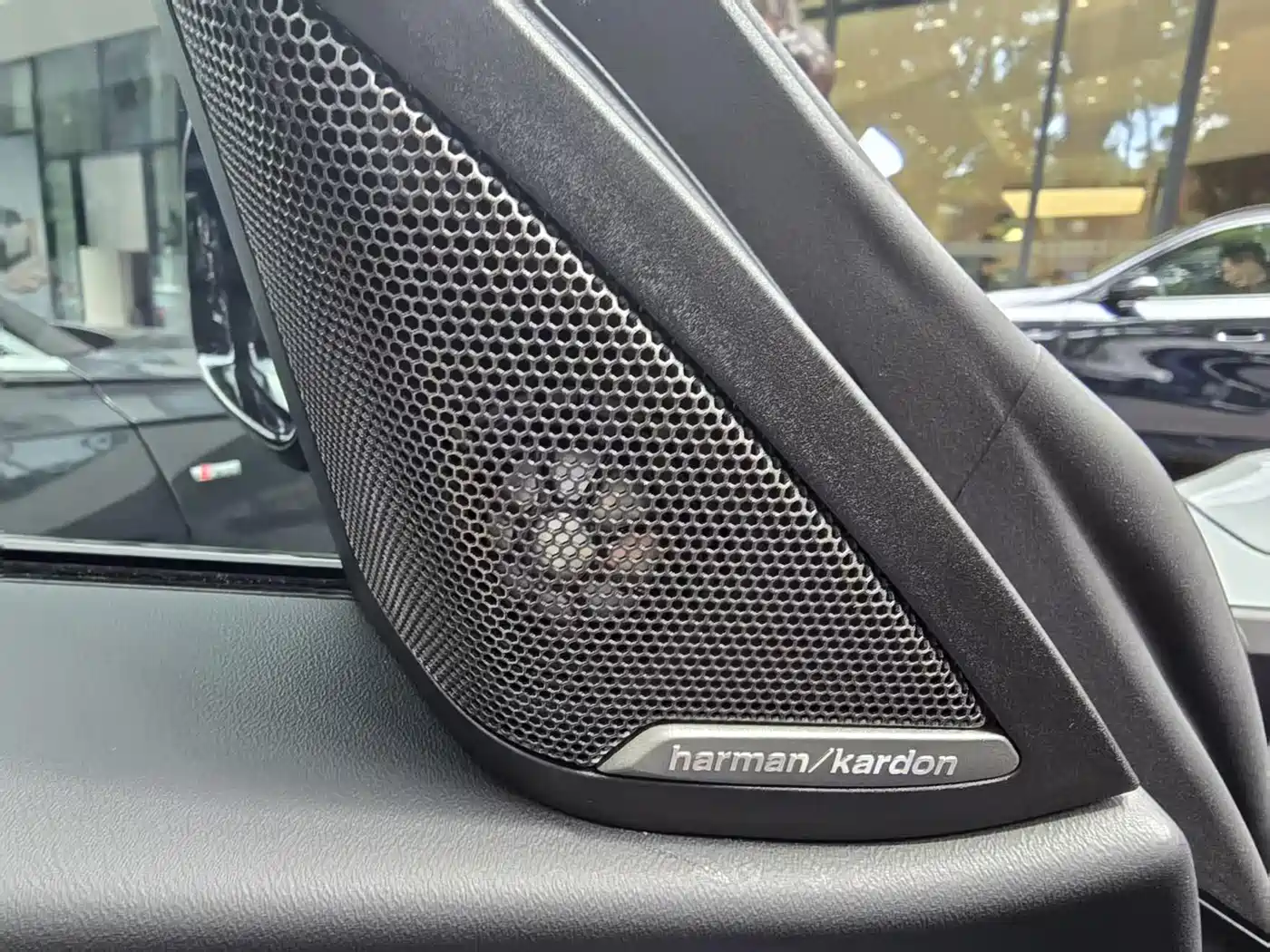 BMW 4 Series 2024 430i M Sport Shadow Edition фото 10