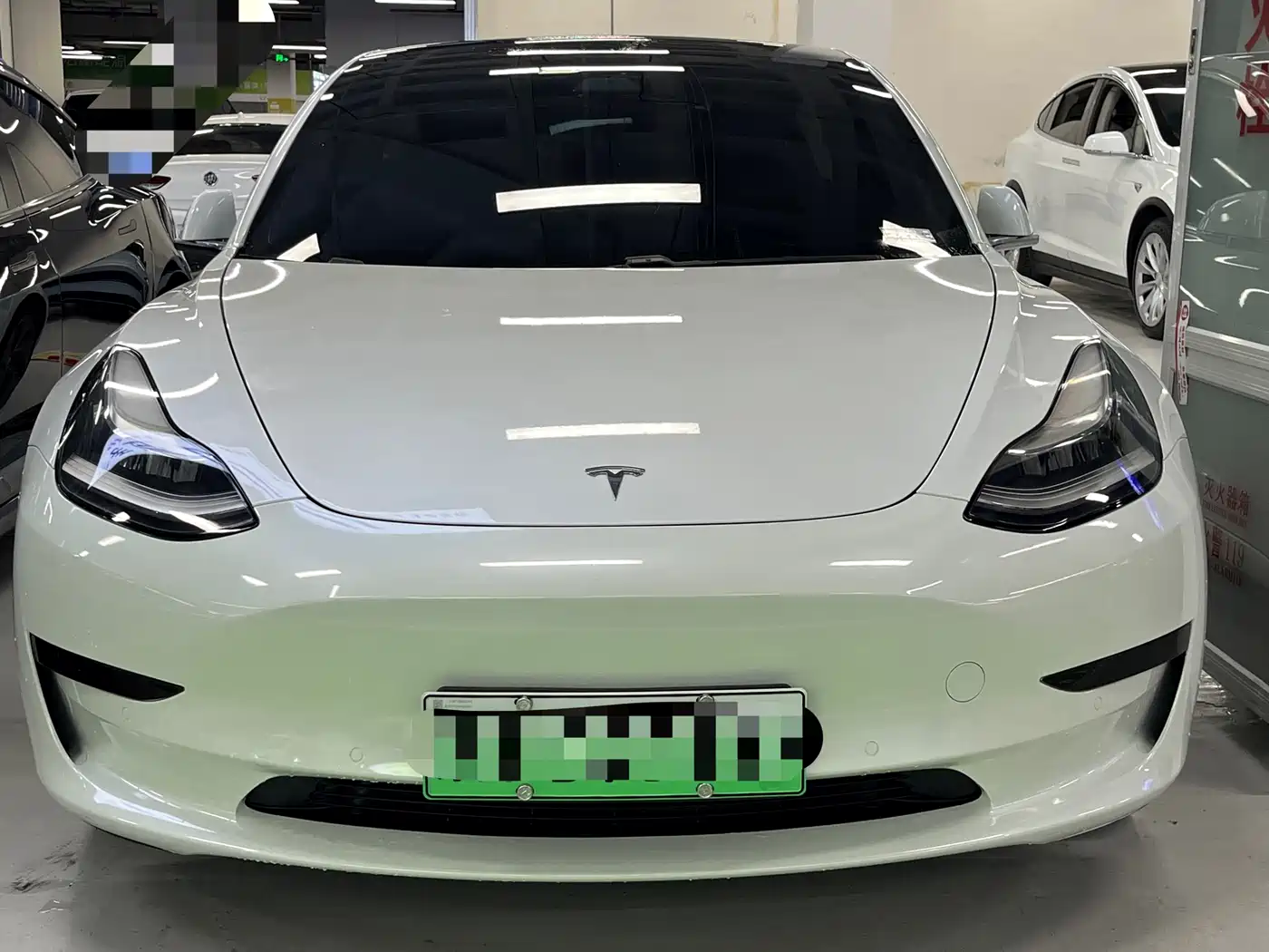 TESLA MODEL 3