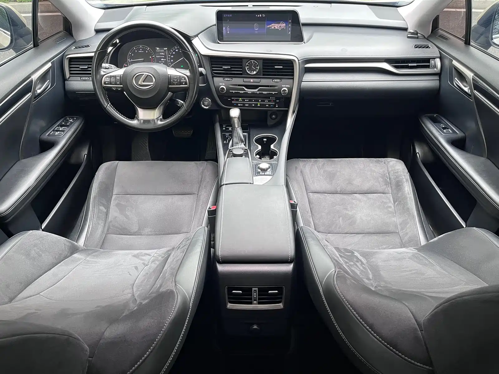 Photo 14 - Lexus RX