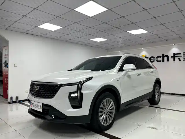 CADILLAC XT4