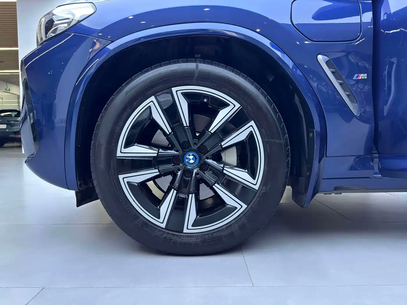 BMW iX3 2022 Facelift Leading Model фото 9