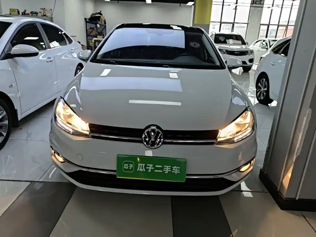 Volkswagen Golf 2020 Beloved Edition 280TSI DSG Comfort фото 3