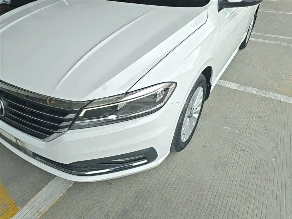 Volkswagen Lavida 2022 1.5L Auto Comfort Edition фото 24