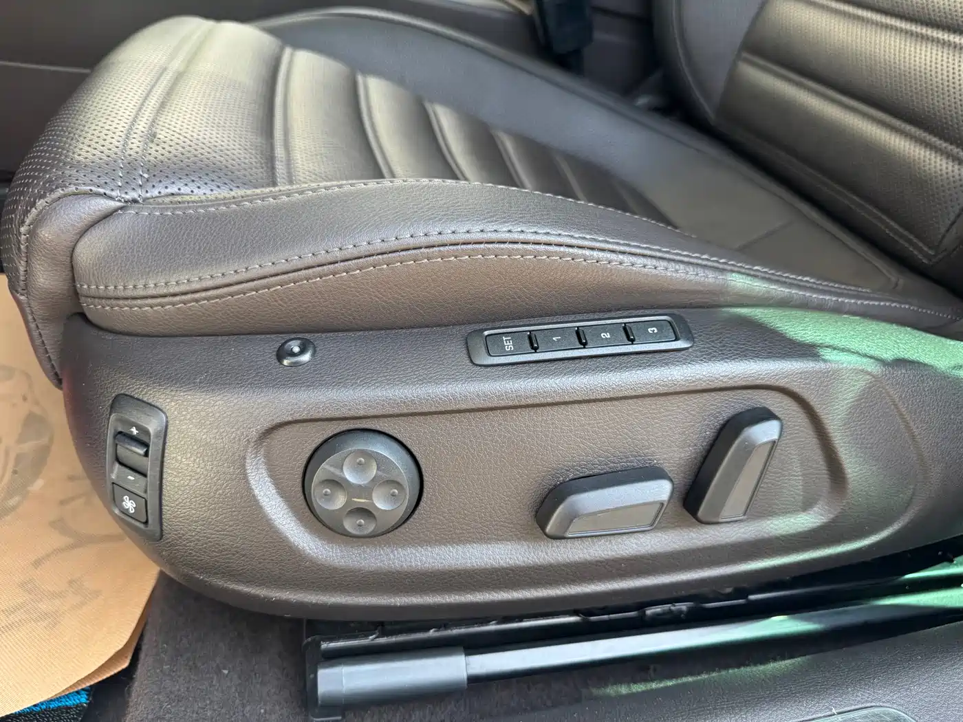 Volkswagen FAW-Volkswagen CC 2016 Model 1.8TSI Luxury фото 14