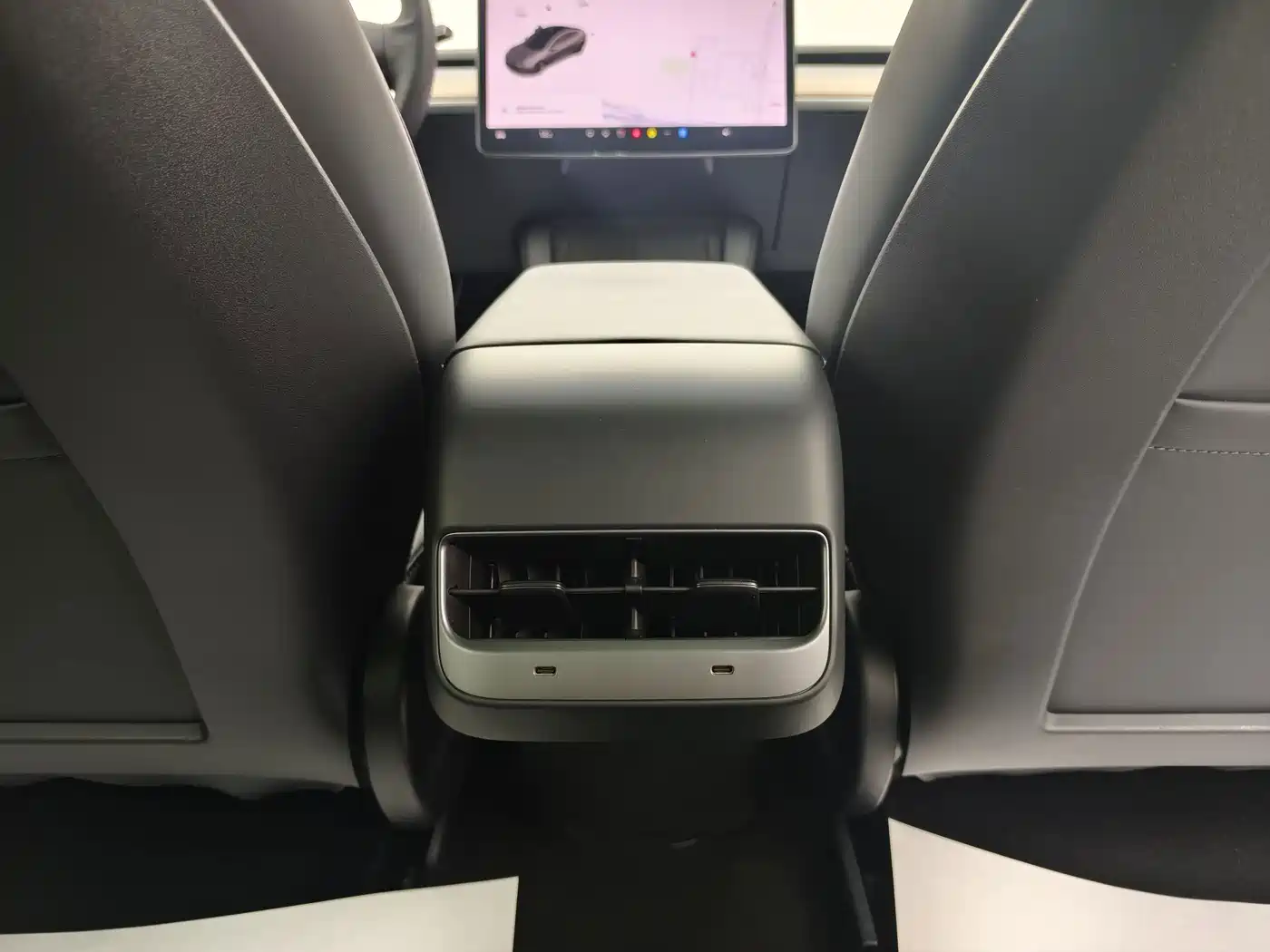 Фото 19 - Tesla Model 3