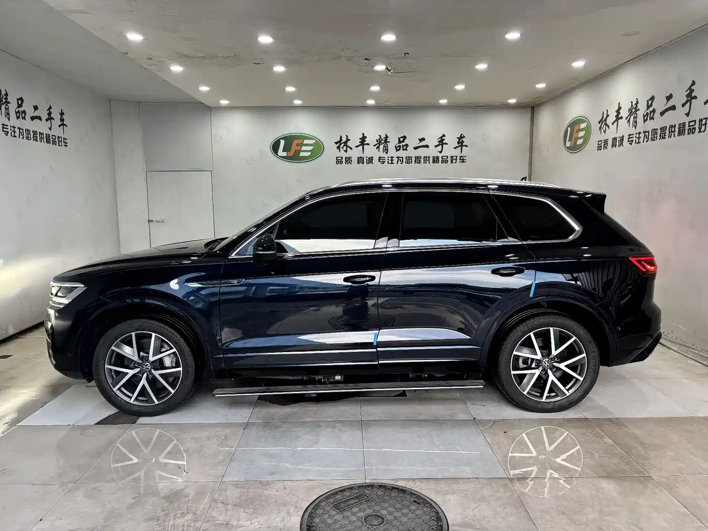 Volkswagen Touareg 2022 3.0TSI Rui Xiang Edition Classic Sport Package фото 4