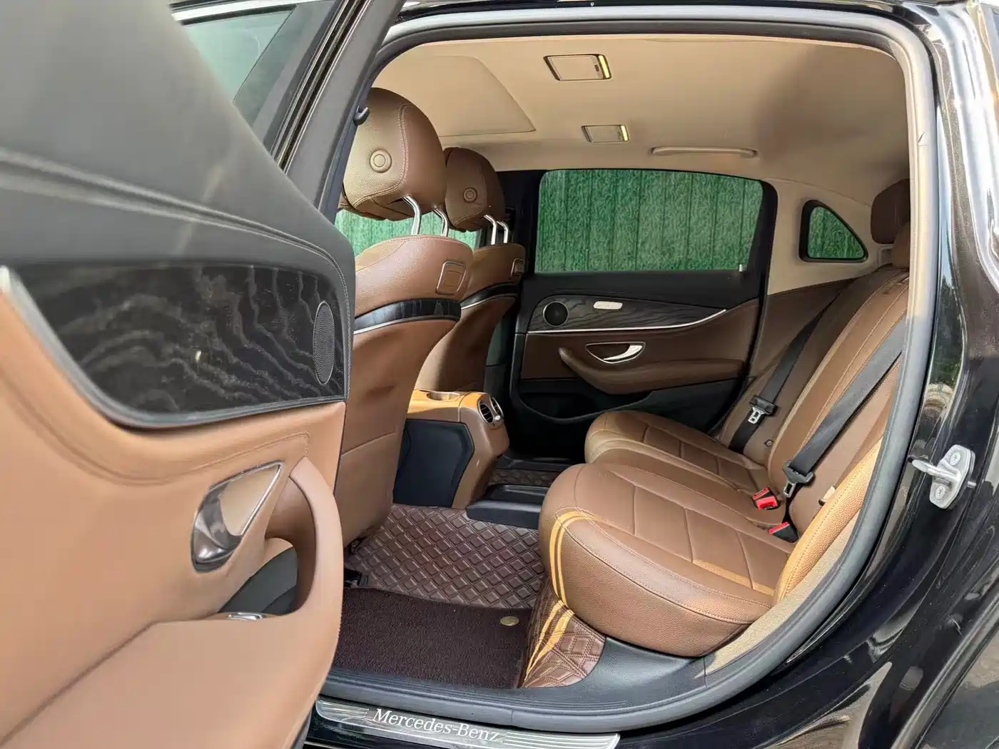 Mercedes-Benz E-Class 2017 E 300 L Sport Fashion фото 6