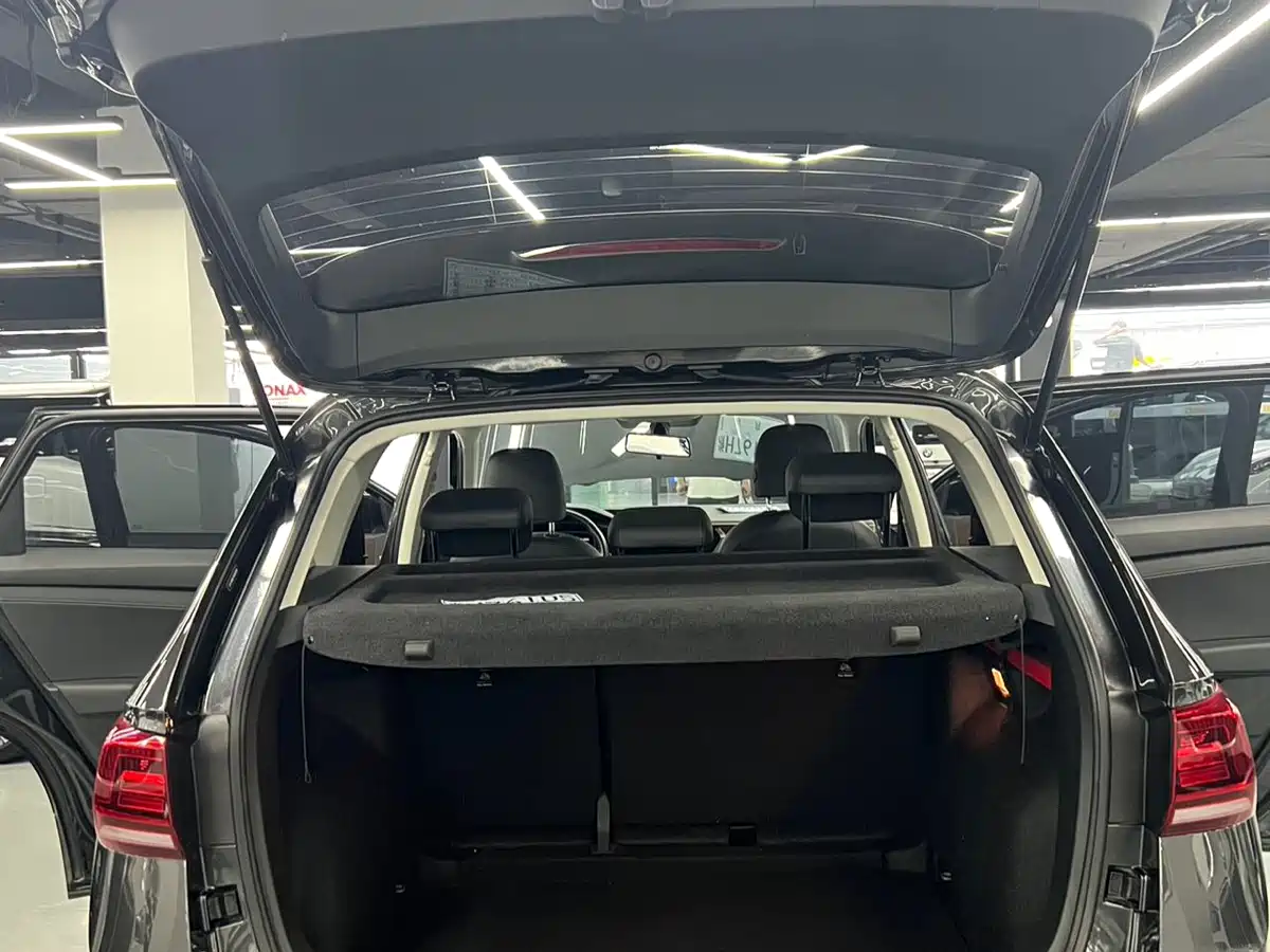 Volkswagen Tharu 2022 280TSI FWD Luxury Edition фото 18